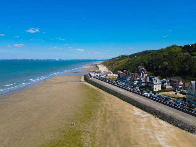 Quels sont les plus beaux villages de la Côte de Nacre ?