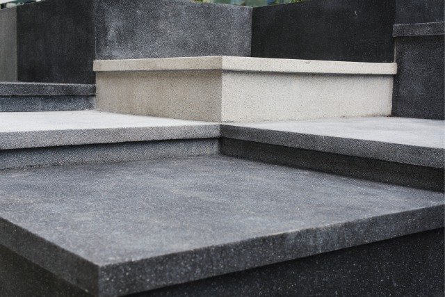 La beauté des margelles en marbre : un charme d’Ollioules à Bandol