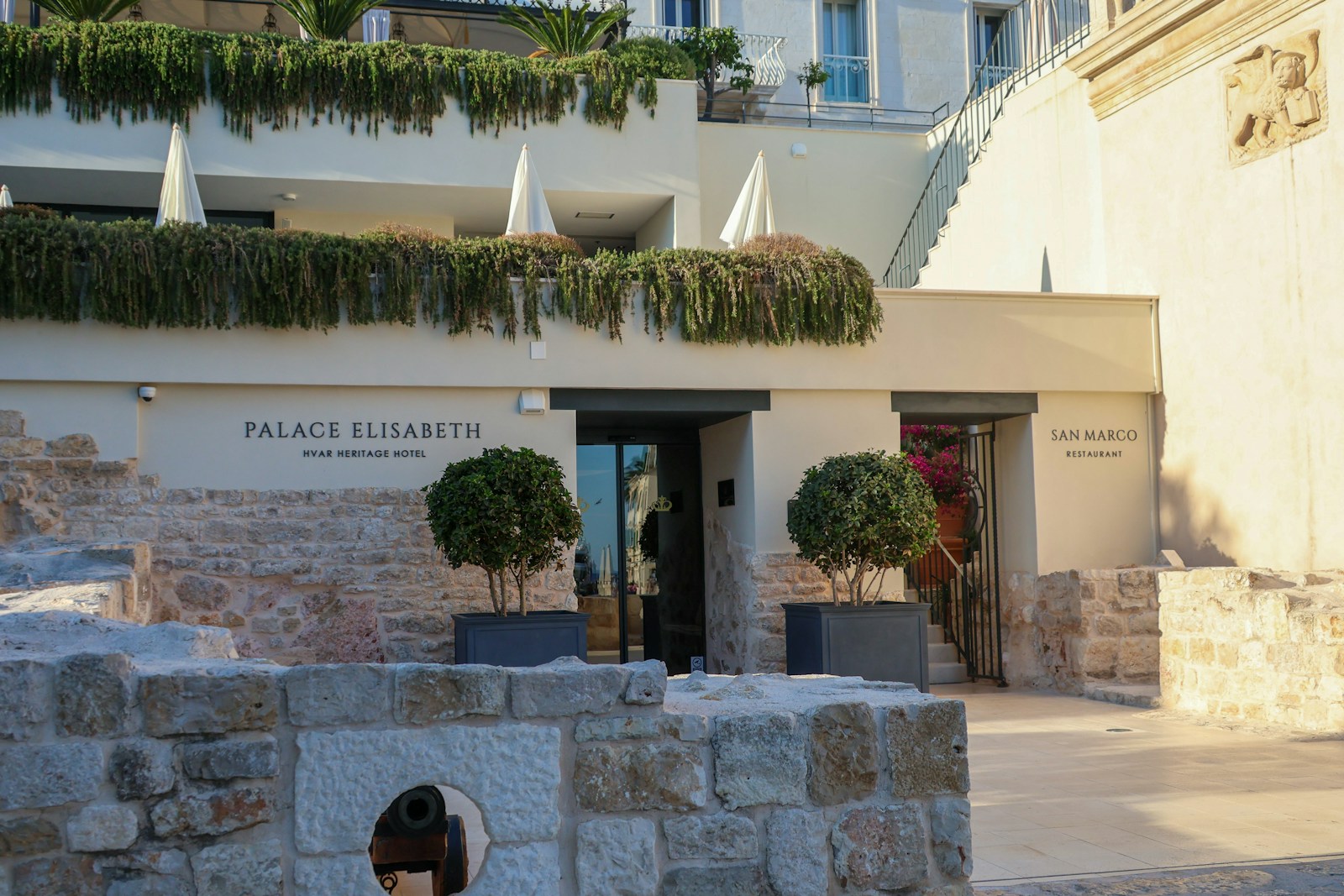 Visiter Salon-de-Provence : top des hôtels-restaurants pour un séjour réussi
