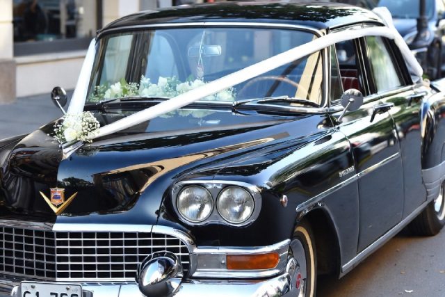 Louez une voiture de collection pour votre mariage : alliez élégance intemporelle